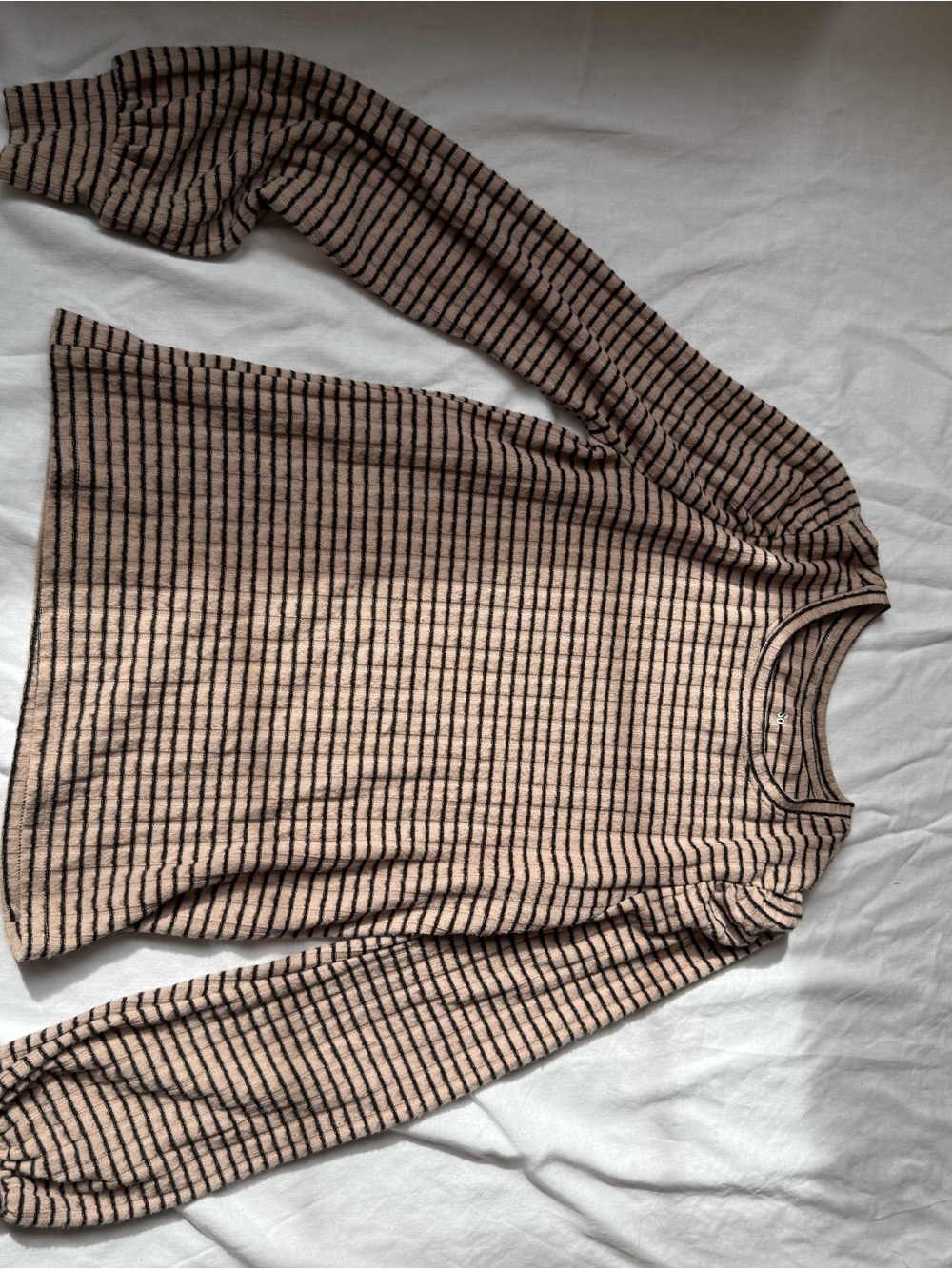 Women’s Beige and Black Striped Puff Sleeve Sweater